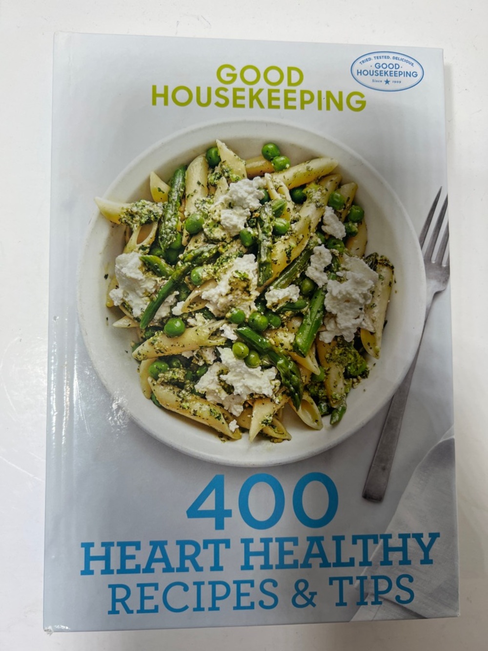 400 Heart Healthy Recipes & Tips - White Hard Cover